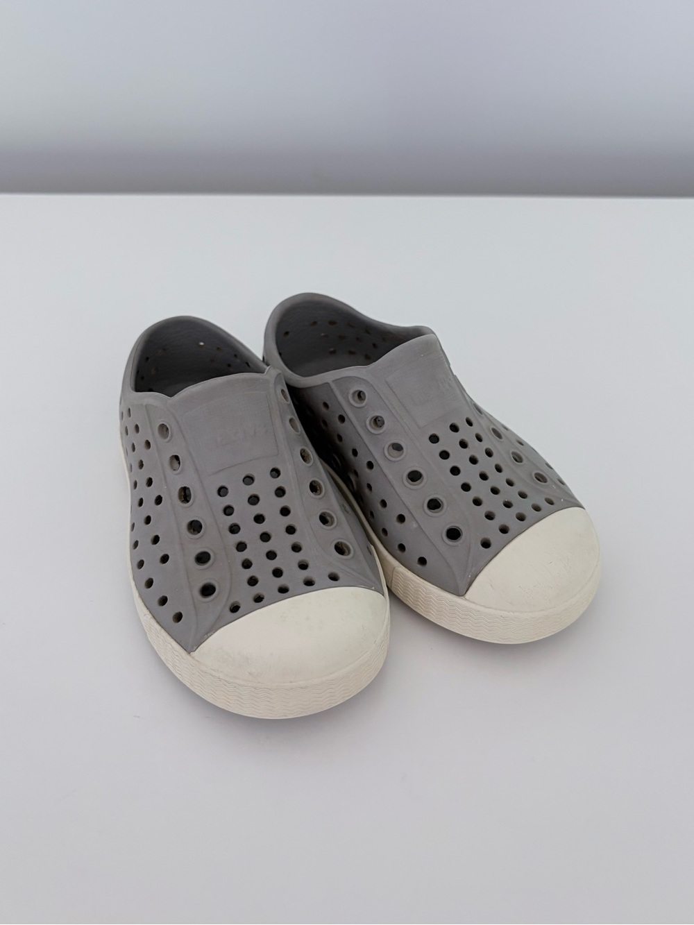 🏖️Native Jefferson Slip-On Sneaker in Grey 6C